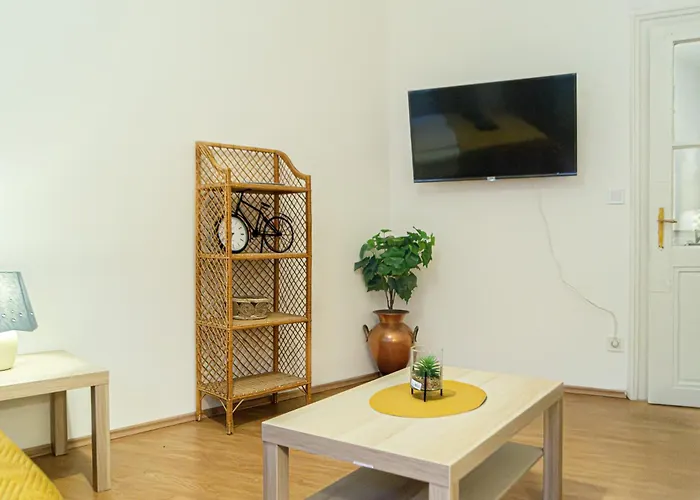 Apartament Lovely 1br Near Westbahnhof For Long