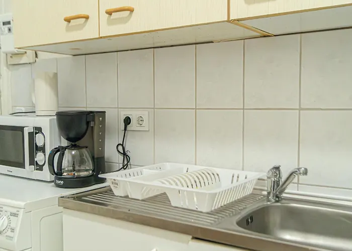 Apartament Lovely 1br Near Westbahnhof For Long