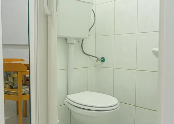 Apartament Lovely 1br Near Westbahnhof For Long *